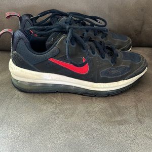 Nike Boys air max shoes. Navy w/red swoosh. Size 4Y. Used good condition.